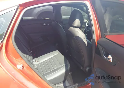 2023 Kia Forte Gt-Line z USA, uszkodzony, nr VIN 3KPF54AD5PE604908